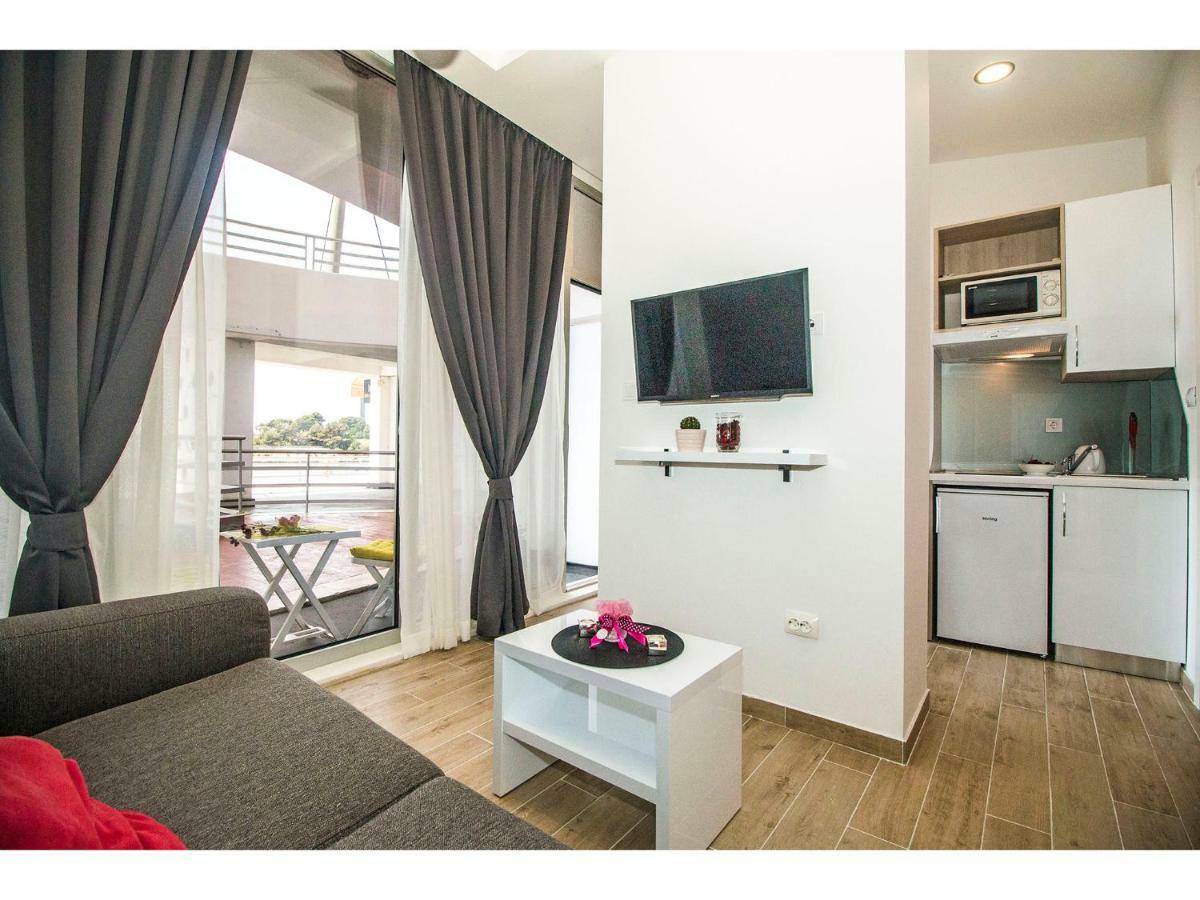 Idro Studio Apartments Directly At The Beach Split Ngoại thất bức ảnh